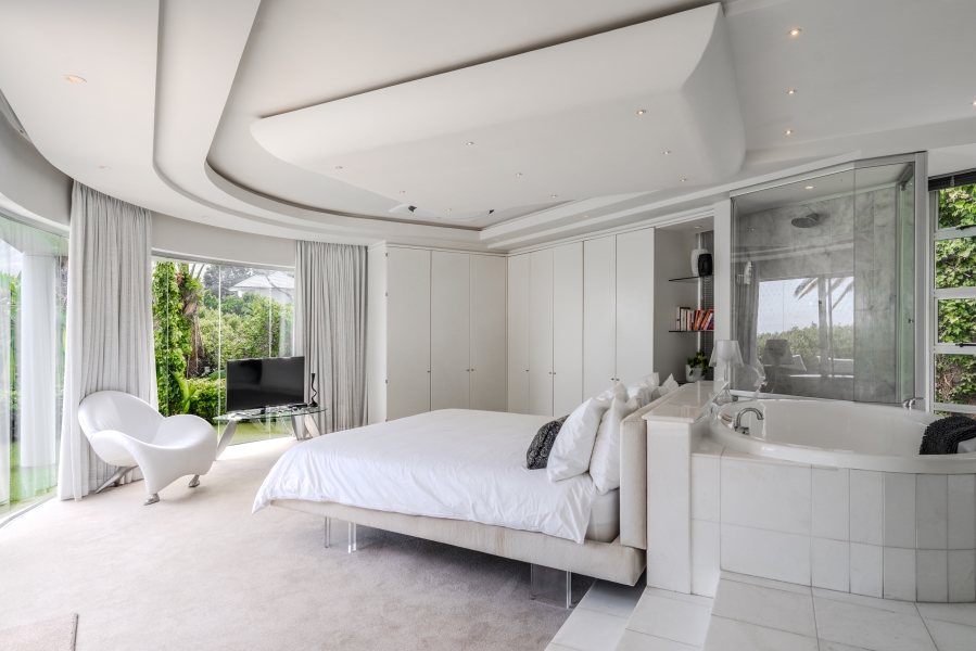 8 Bedroom Property for Sale in Camps Bay Western Cape